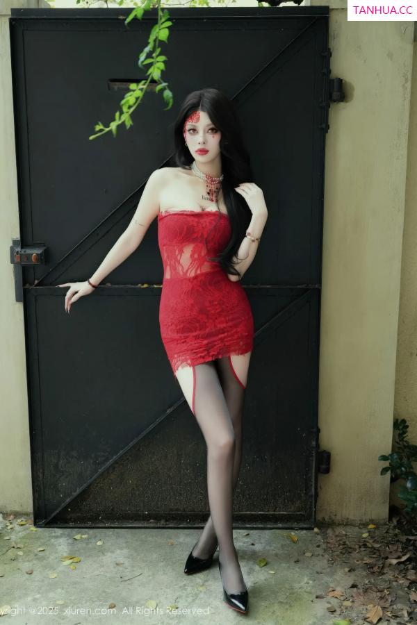   [XiuRen]高清写真图 2025.11.26 No.11032 四月月 模特合集第10张图片